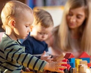 Auxiliar de Educación Infantil y Preescolar + Máster en Pedagogía Montessori