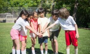 Conoce las actividades para mejorar la autoestima infantil.