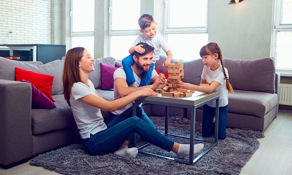 Cómo hacer deporte en familia sin salir de casa